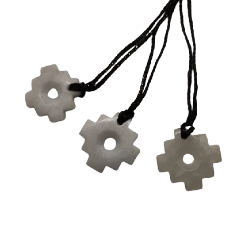 Andský kríž so šnúrkou - biely alabaster