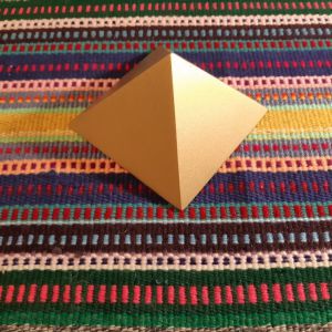 Drevená pyramídka - zlatá